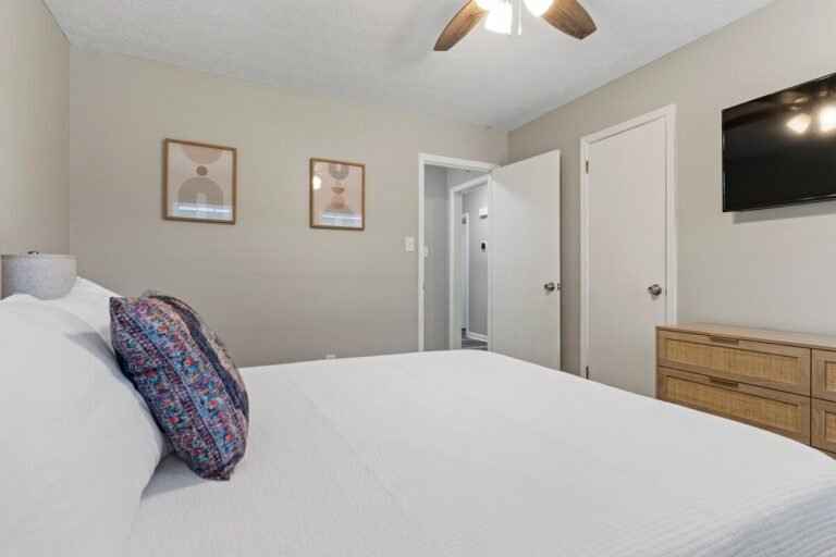 0c4d9eb7-9248-415c-804b-6e382e2c8f6c