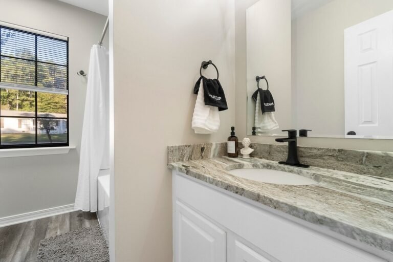 5ca6cf8e-3b2e-4574-ab83-a3bb32836cd3