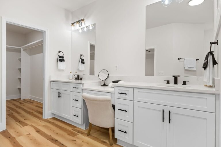 9dc27299-72e8-4b69-b933-157d2b9ce2b3