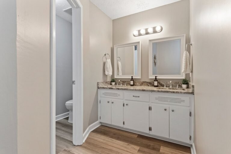 aba7dba1-d3c6-4265-8a8a-abbf2fdcb529