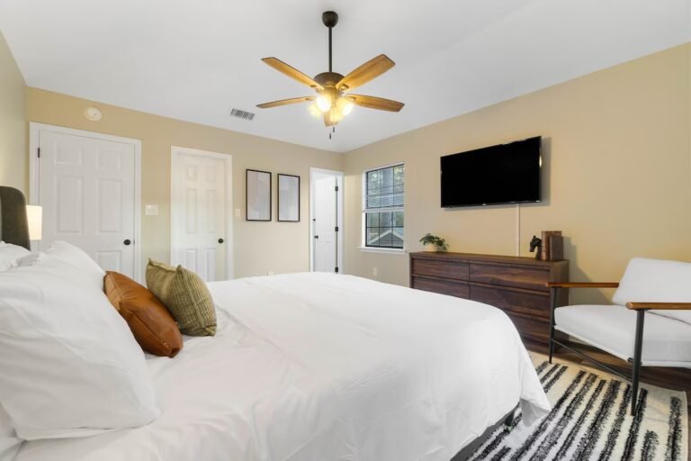 b1a7d3f1-be2c-474e-8c5c-26a01e4e6b34