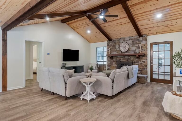 b675da8c-73b1-4e4a-944b-c5e28789126a (1)