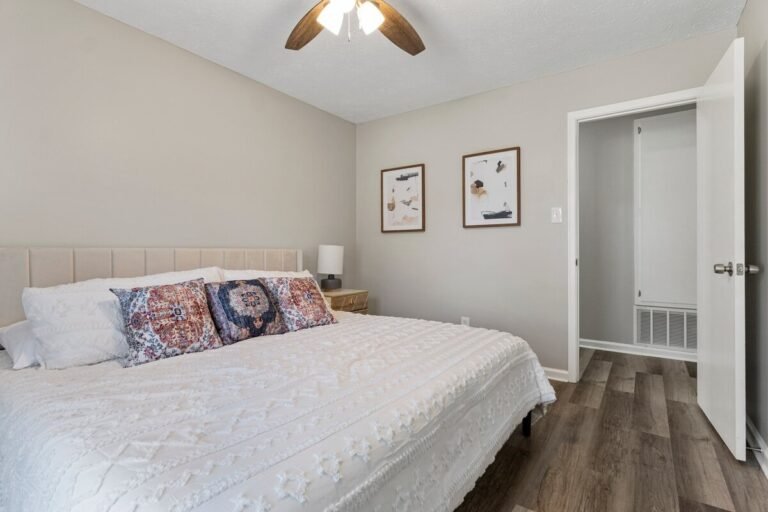 e4c4149e-1f5b-4f5f-9b05-c85e6b4735ae