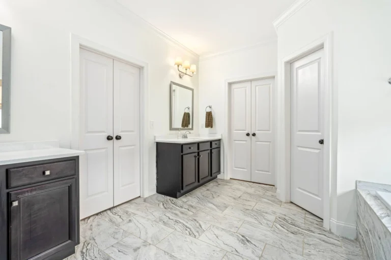Full-bathroom-1