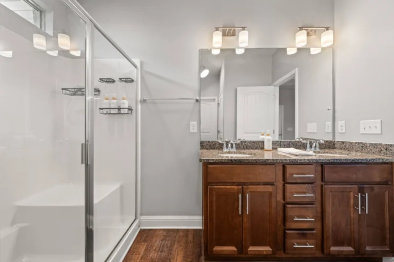 Full-bathroom-1