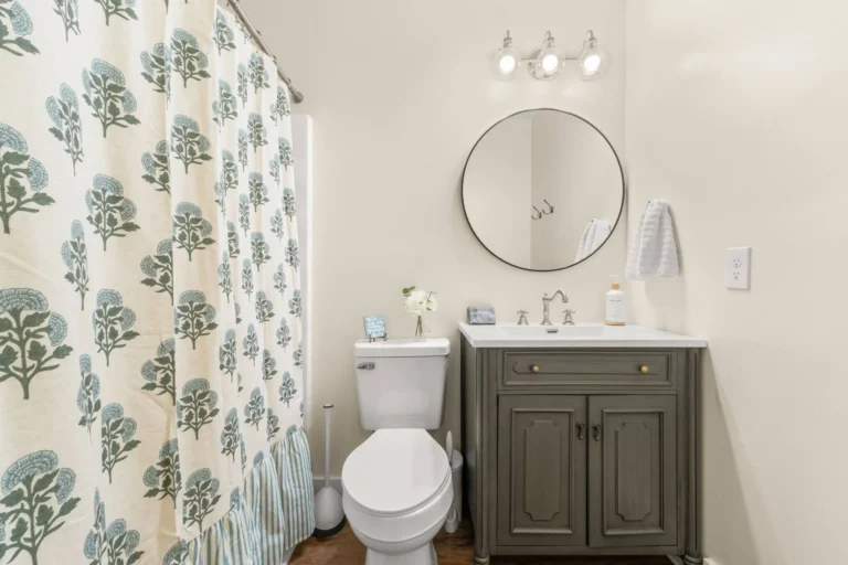 Full-bathroom-2