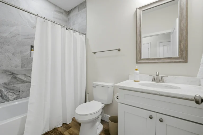 Full-bathroom-5