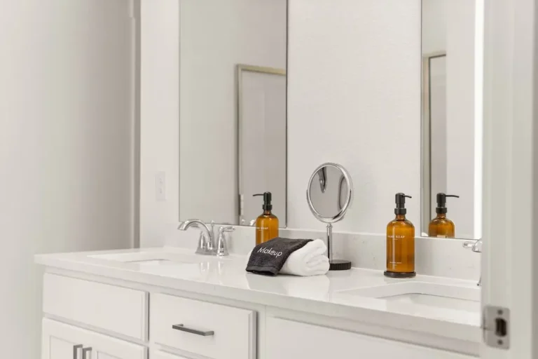 Full-bathroom-5