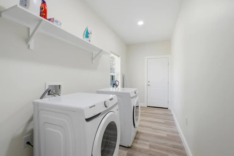 Full-bathroom-6