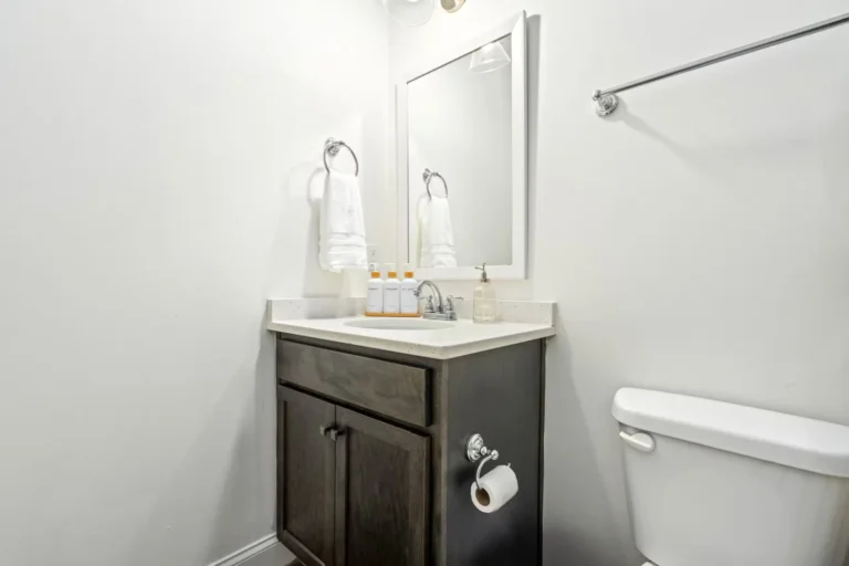 Full-bathroom-7